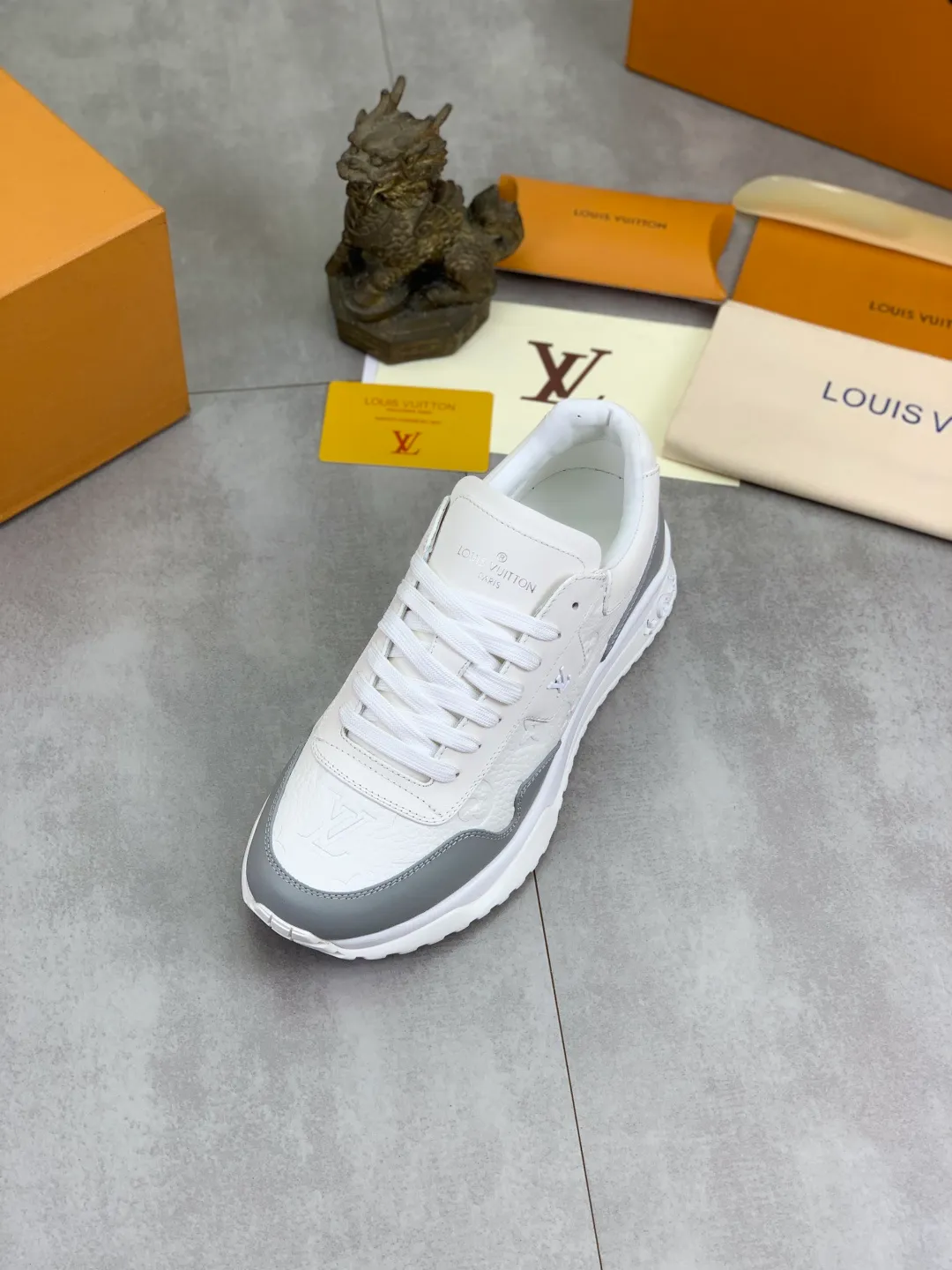 Men's men's shoes P680 new style 💶[LOUIS VUITTON] (original order) new style 🍀LV Louis Vuitton * - top version of LV classic trendy shoes! Use imported original cowhide and water-dyed cowhide lining. The latest original wear-resistant TPU combination outsole! High quality products! Multiple colors available, code number: 38-44 (45 46 customized)